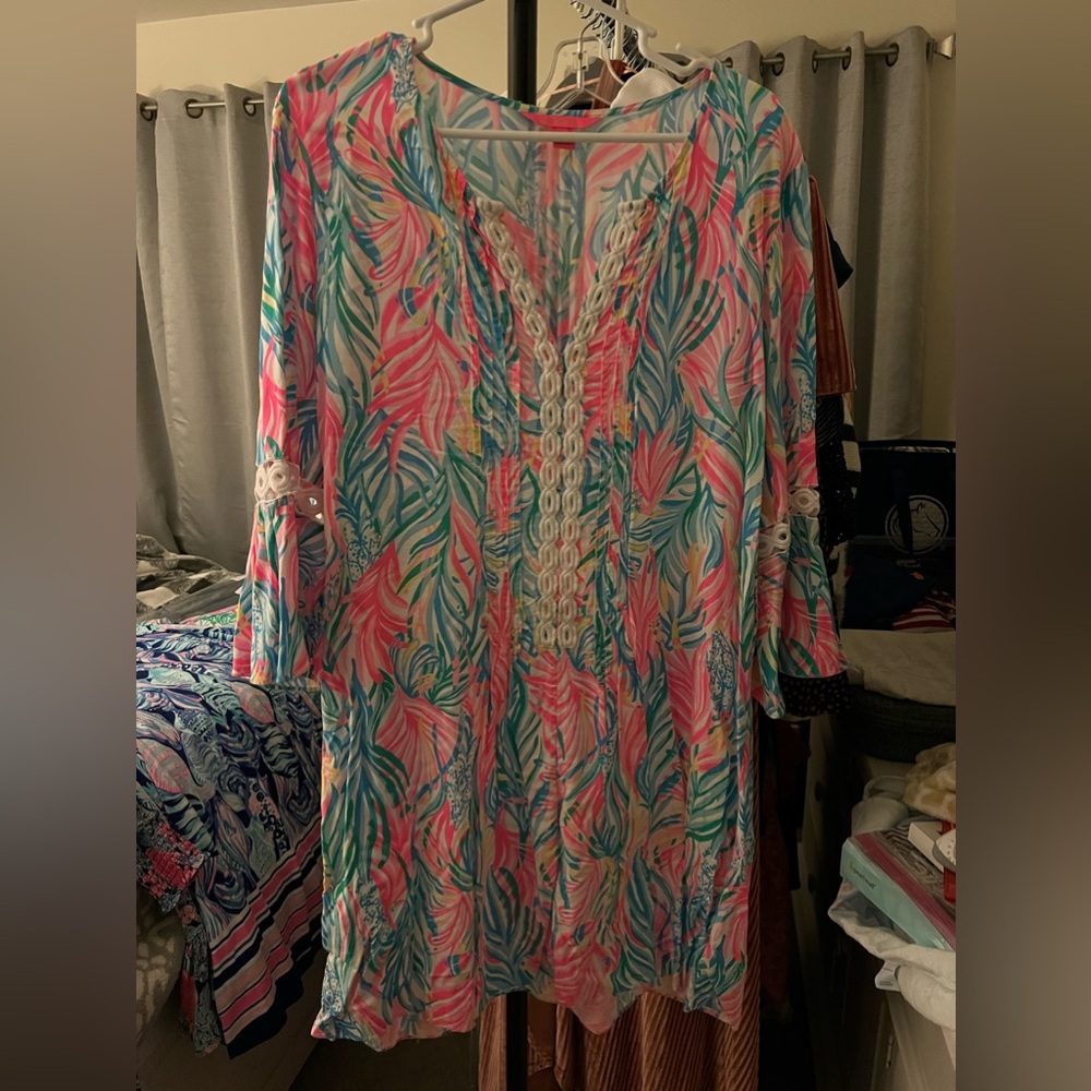 Lilly Pulitzer size XL, bell sleeve lace detail dress. Worn once.